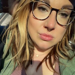 Meet your Posher, Melissa